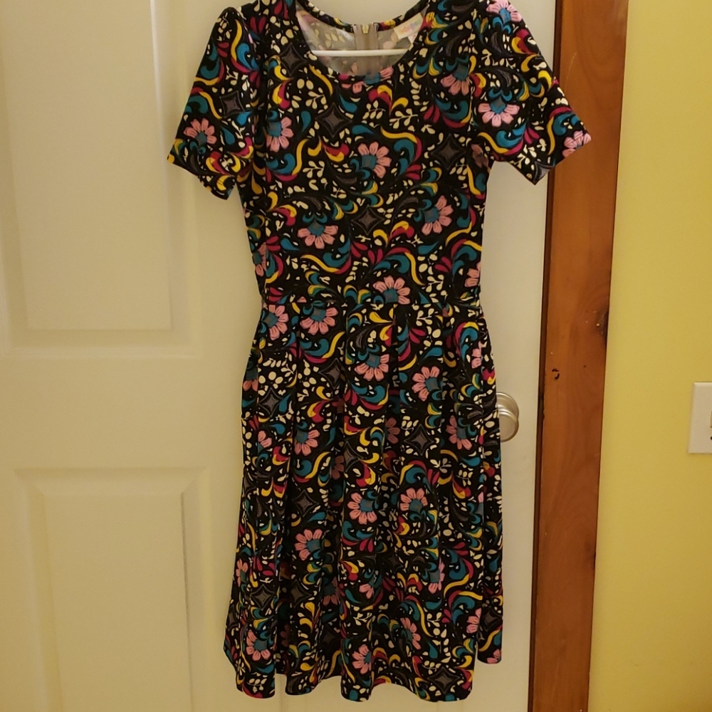 Lularoe Amelia Dress w/pockets!!!